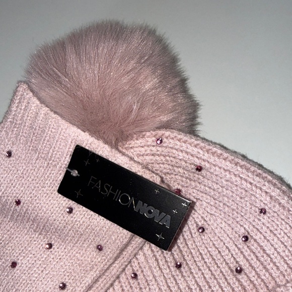 Fashion Nova Blush Knit Beanie and Gloves Set - Picture 2 of 5